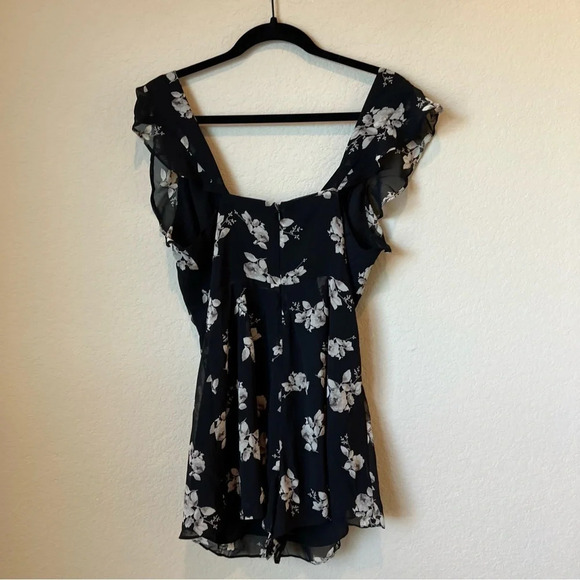 NWT Urban Outfitters Kimchi Blue Floral Ruffle sleeve romper - Picture 3 of 3